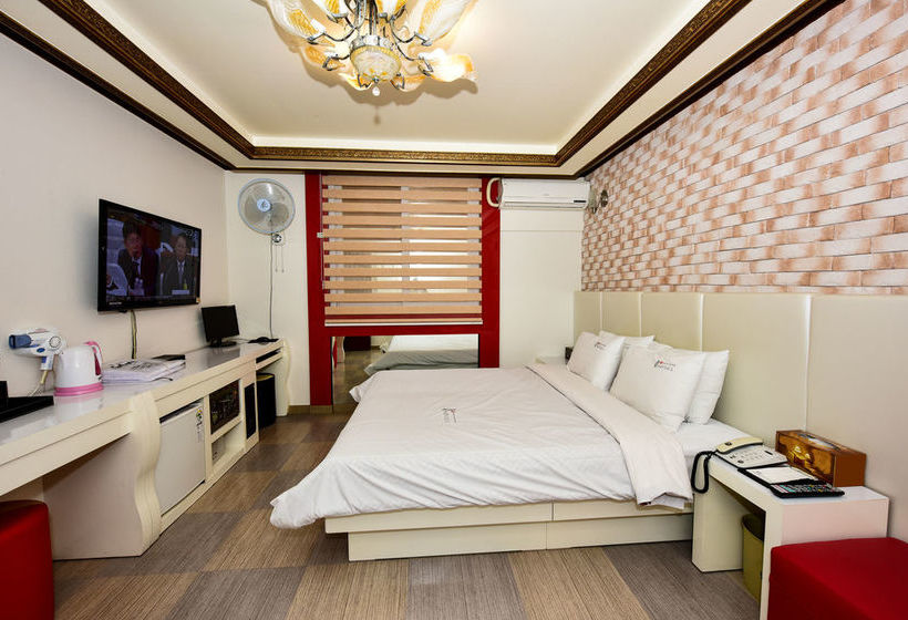 בית מלון כפרי Queen