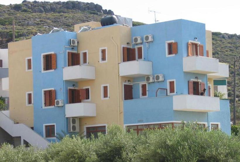 פנסיון Philoxenia Rooms