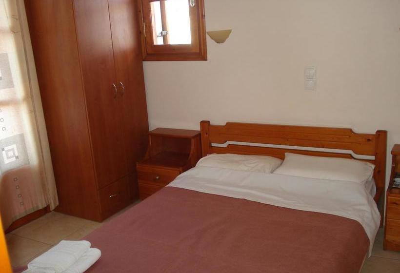 פנסיון Philoxenia Rooms