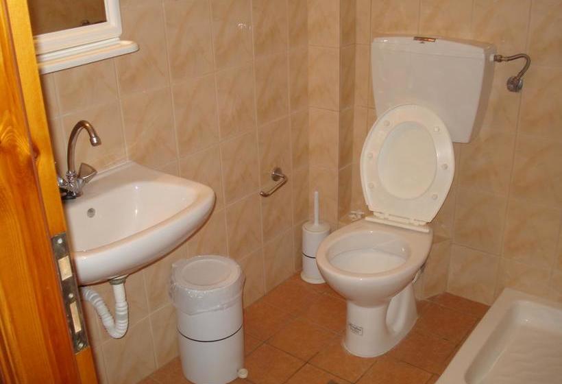 פנסיון Philoxenia Rooms