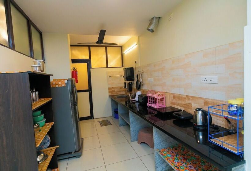 تختخواب و صبحانه Roscotel Bay Stays 2bhk Near White Town