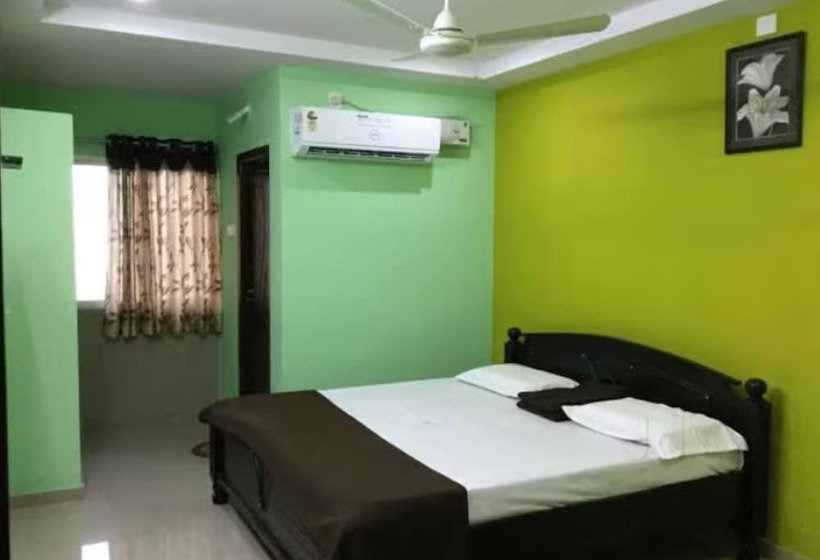 בית מלון כפרי Goroomgo Galaxy Palace Bareli