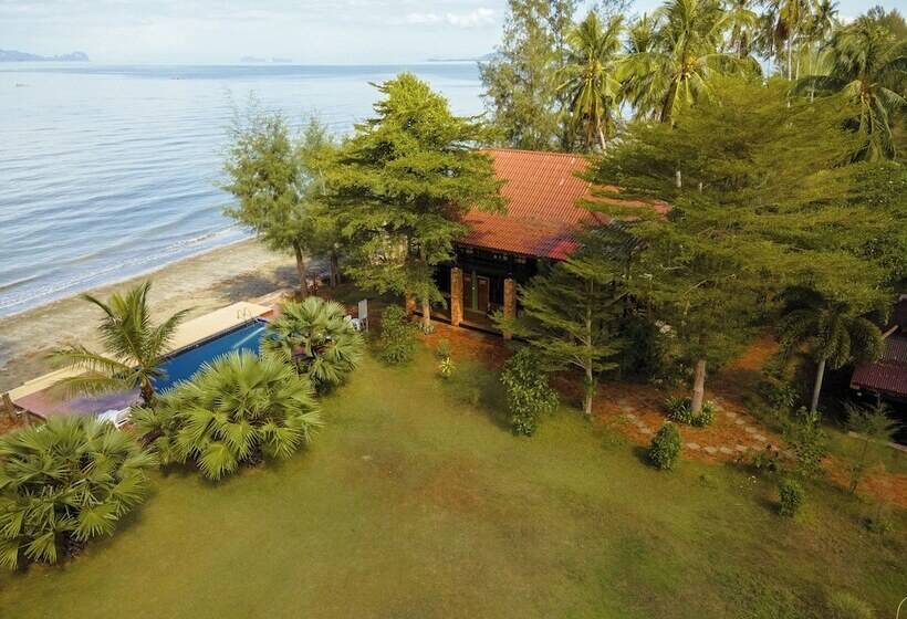 酒店 The Chevalley Beach Resort