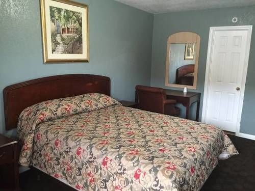 Deluxe Motel