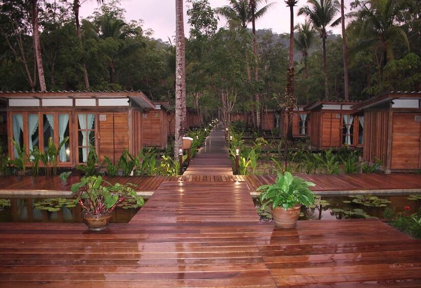 فندق Jungle Koh Kood Resort