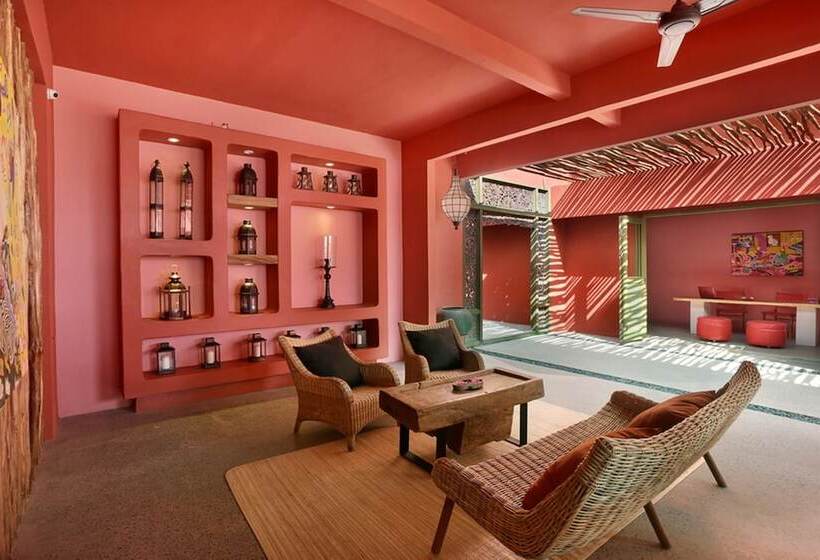 هتل Pinkcoco Gili Trawangan   Constant Surprises   For Cool Adults Only