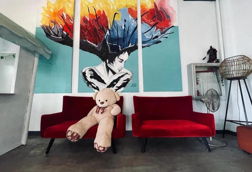 هتل The Apple Peach House