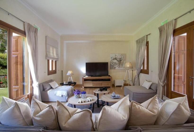 Villa Veneziano Suites & Villa