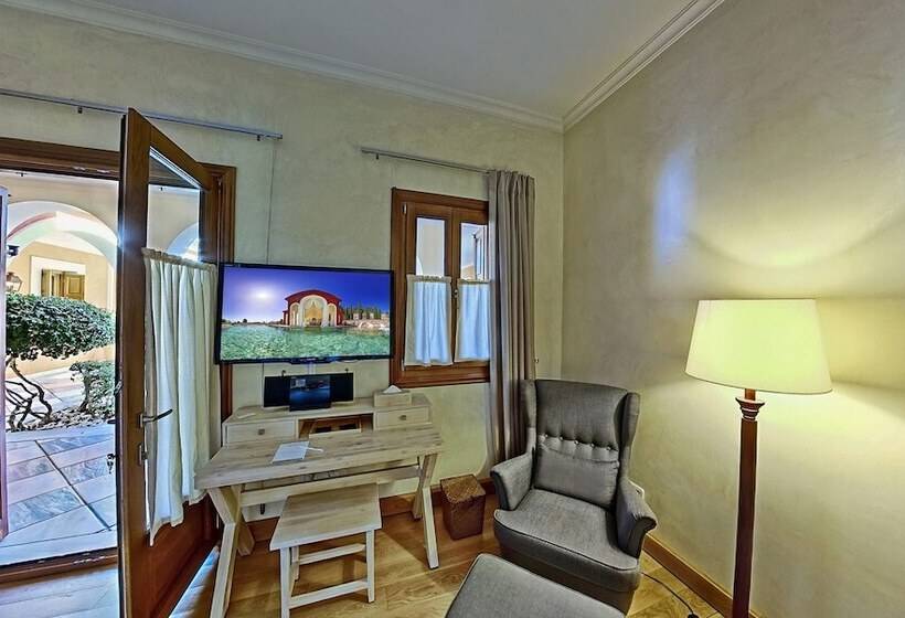 Villa Veneziano Suites & Villa