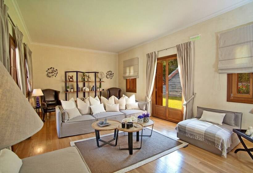 Villa Veneziano Suites & Villa