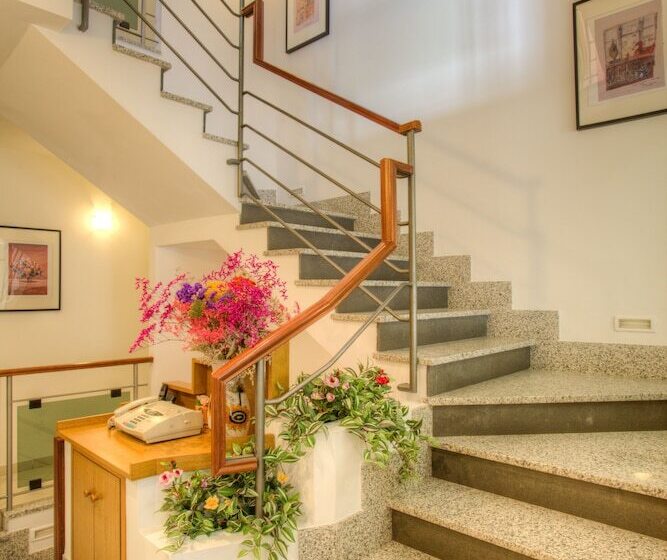 تختخواب و صبحانه Albergo Villa Lucia