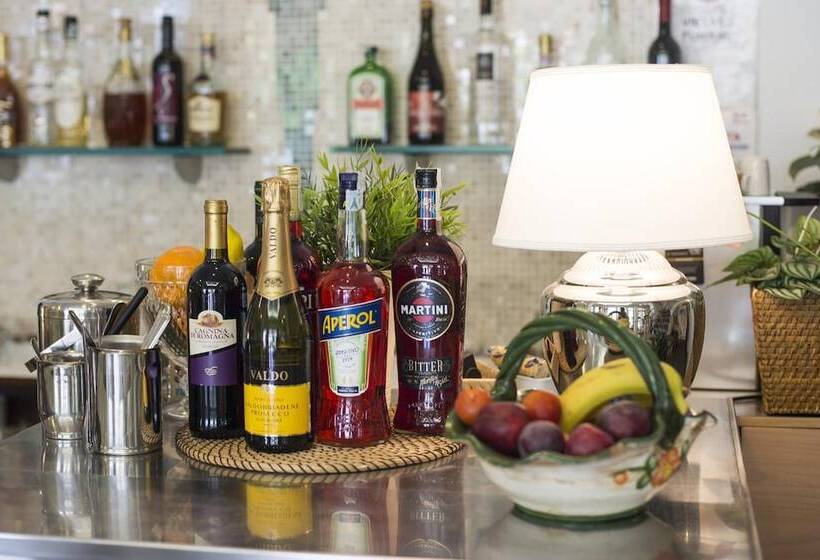 تختخواب و صبحانه Albergo Villa Lucia