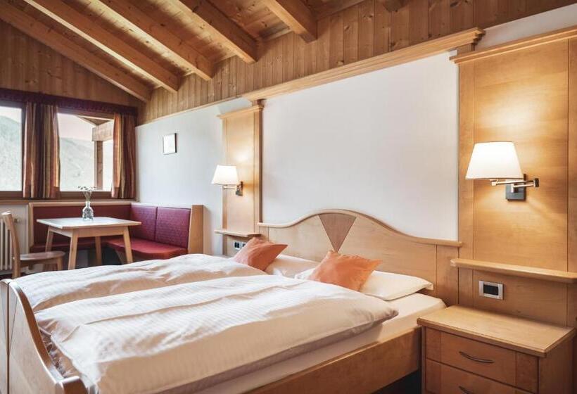 Berghotel Majarei