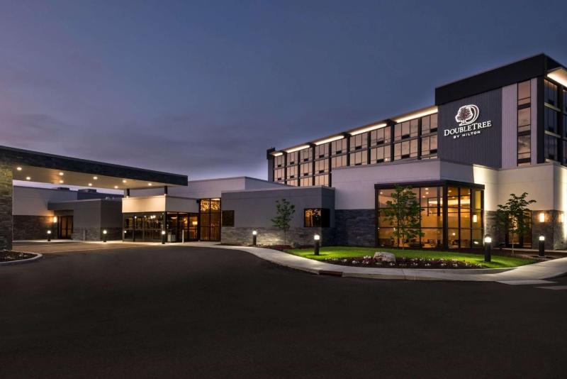 בית מלון כפרי Doubletree By Hilton Lafayette East, In