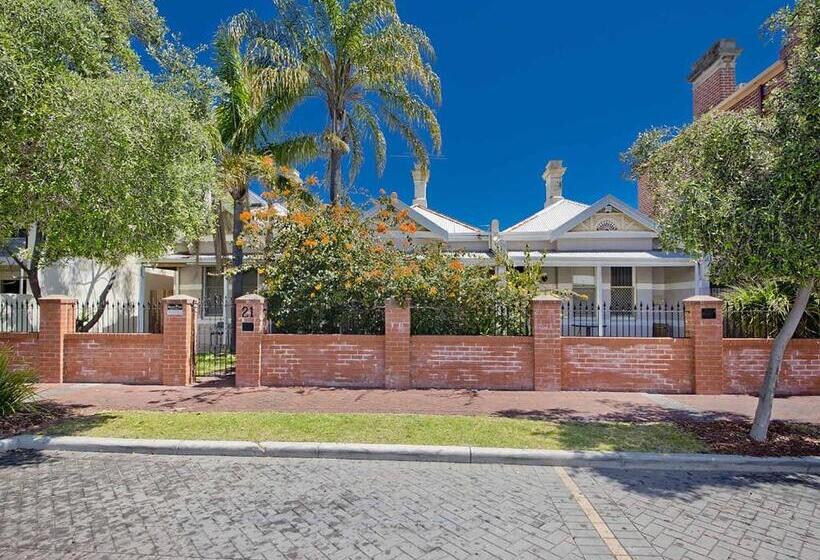 هاستل Myozexp Palmerston Lodge