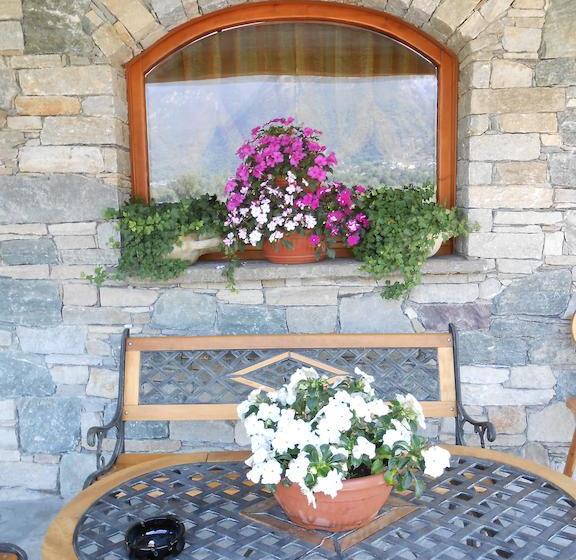 مبيت وإفطار Affittacamere Les Noyers