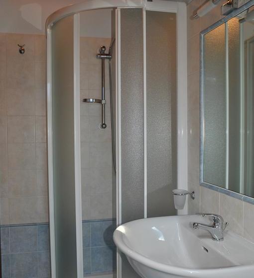 مبيت وإفطار Affittacamere Les Noyers