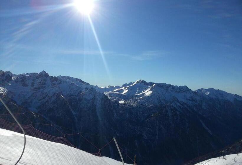 ベッドアンドブレックファースト Ar Mountains Lodge Villachiara