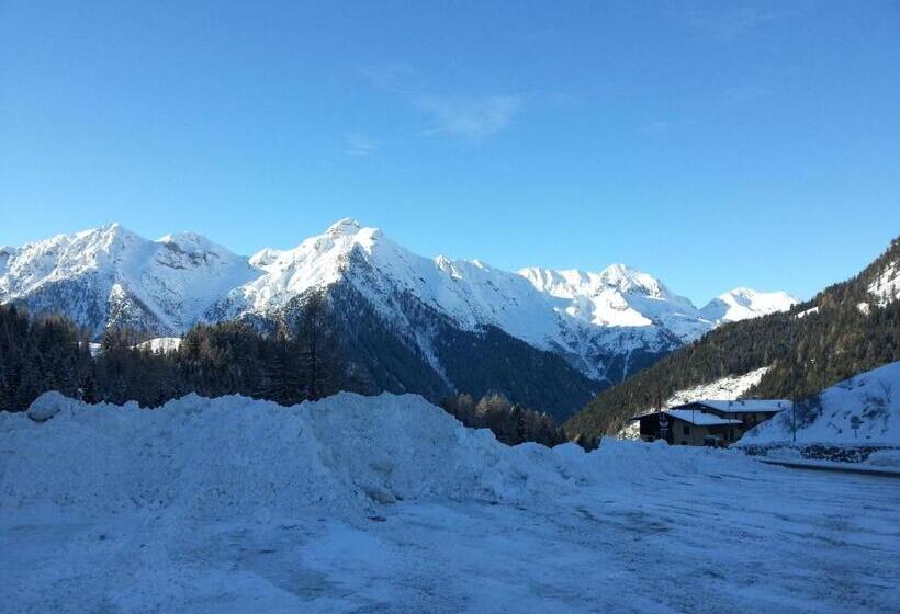 ベッドアンドブレックファースト Ar Mountains Lodge Villachiara