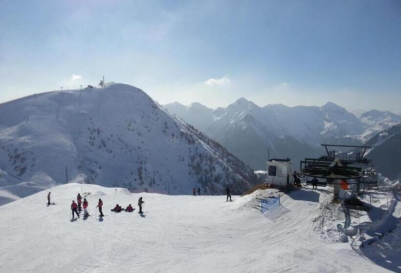 ベッドアンドブレックファースト Ar Mountains Lodge Villachiara