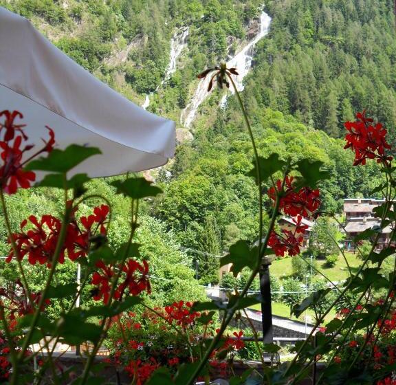 ベッドアンドブレックファースト Ar Mountains Lodge Villachiara