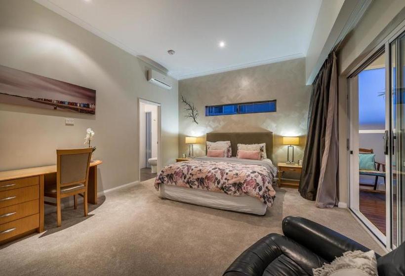 تختخواب و صبحانه Burns Beach Bed And Shower