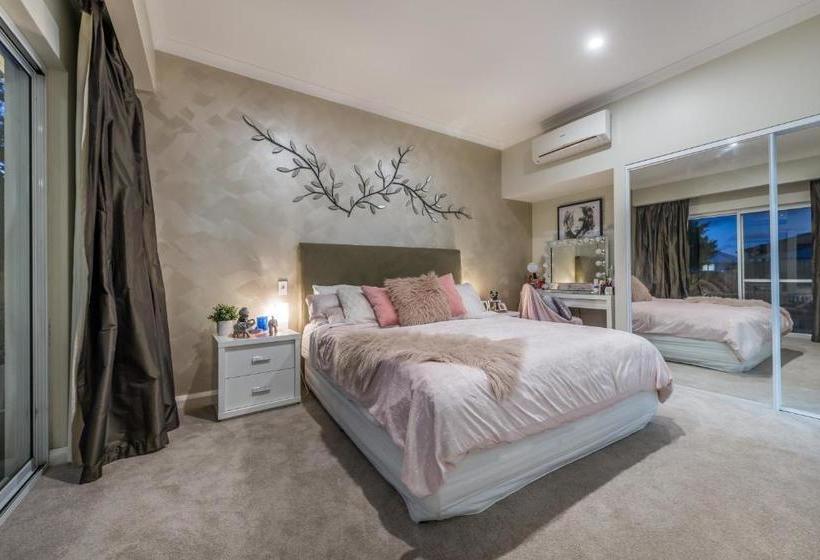 تختخواب و صبحانه Burns Beach Bed And Shower