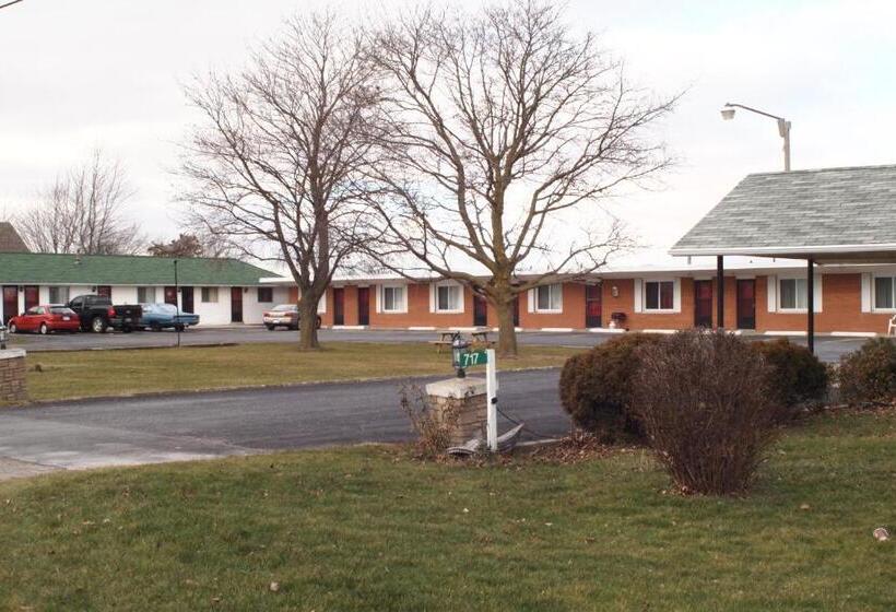 Colonial Motel