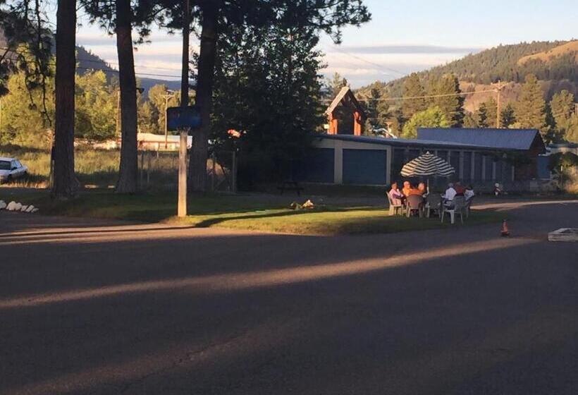 Evergreen Motel