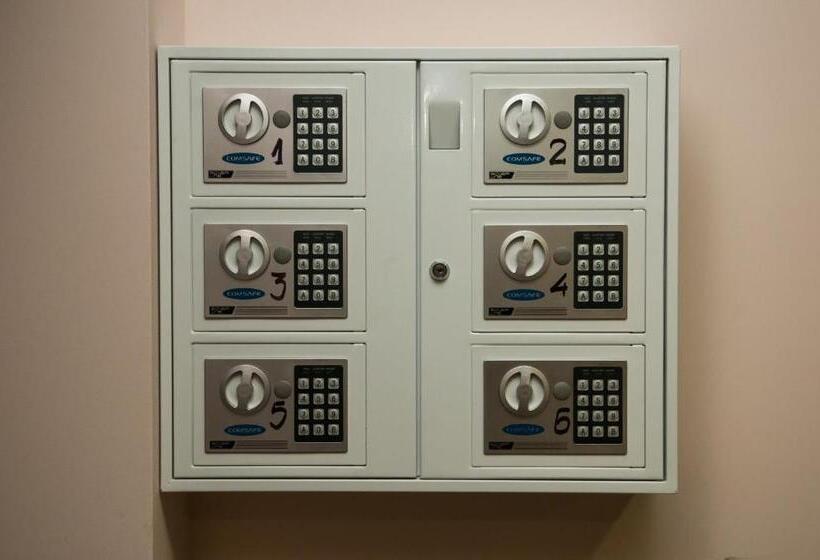 Hostel Izida 2