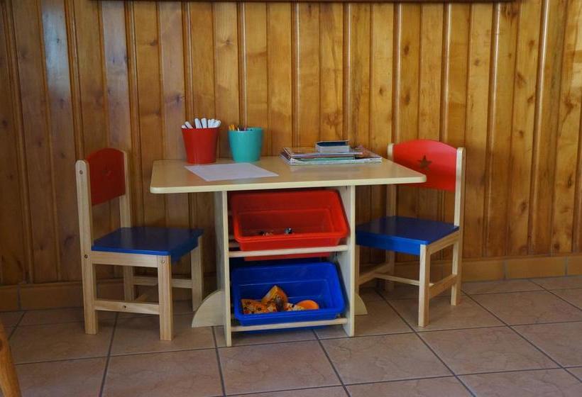 فندق Albergo Passo Brocon