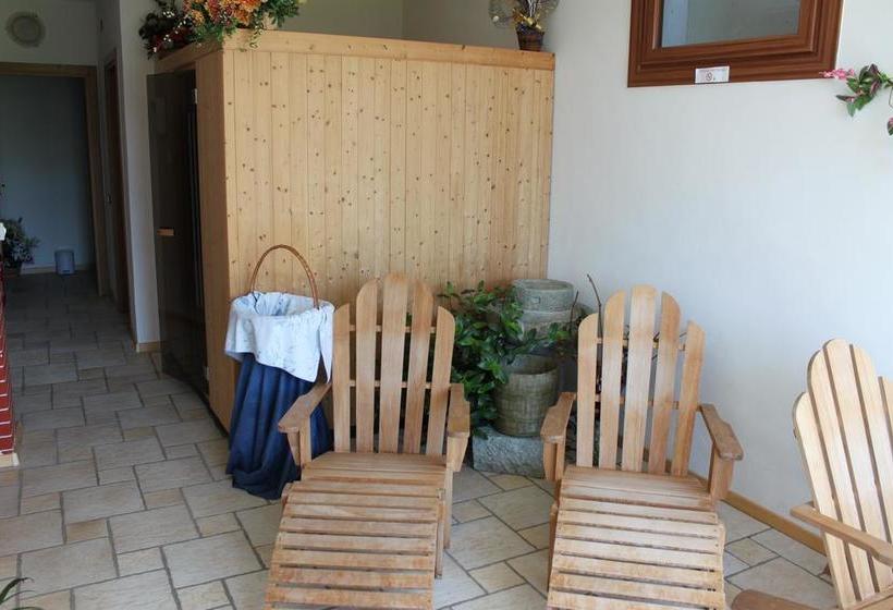 فندق Albergo Passo Brocon