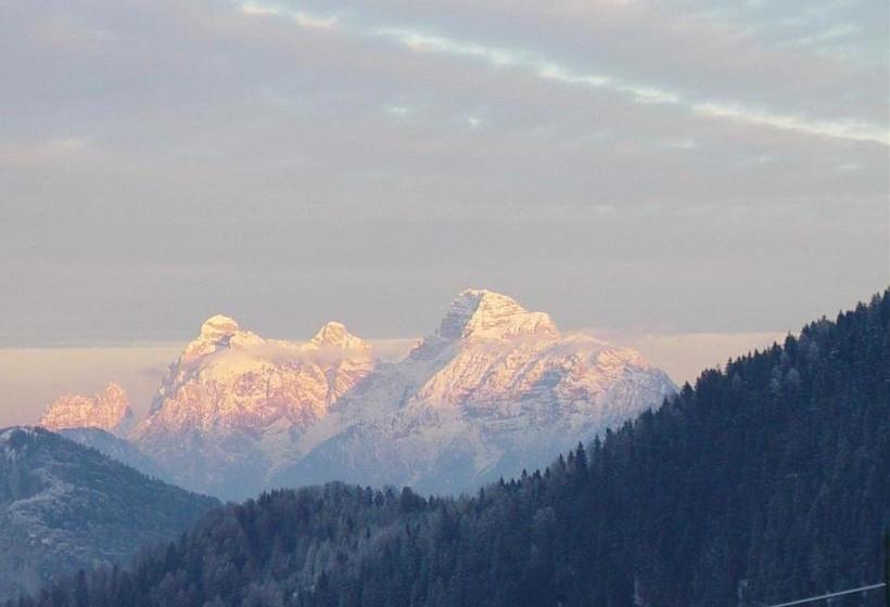 فندق Albergo Passo Brocon