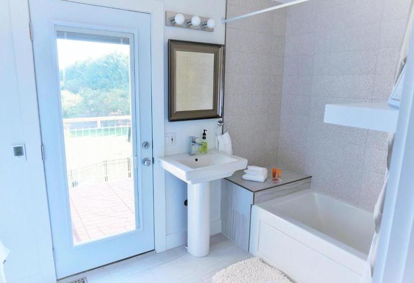 On The 6 Bed And Breakfast