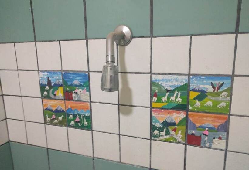 هتل Erupcion Backpackers Hostel