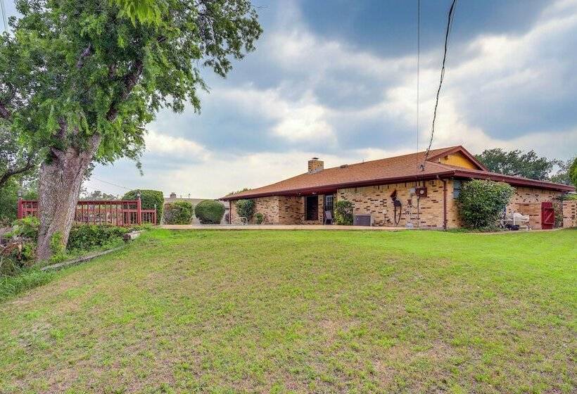 Copperas Cove Home W/ Pool ~ 8 Mi To Fort Cavazos!