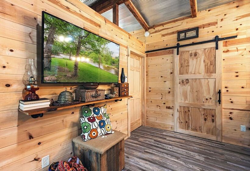 Cozy Cove Cabin