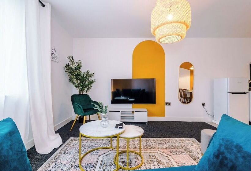 Elm Apartments