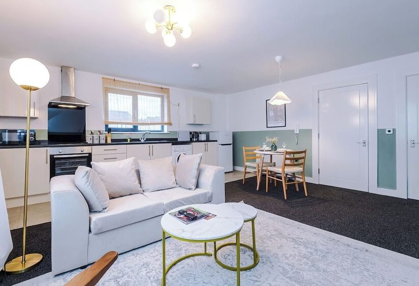 Elm Apartments