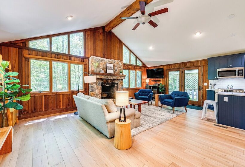 Family Pocono Pines Cottage W/ Deck & Creek Access