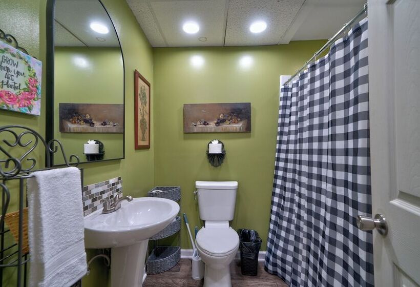 Mountain Community Home In Ellijay! Games, Private Hot Tub And Sunsets!