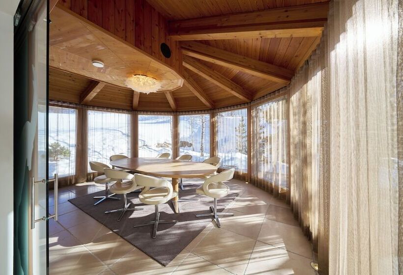 Hotel Grischuna Mountain Lodge