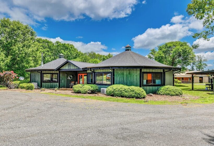 Peaceful Concord Cabin Near Parks & Hiking!