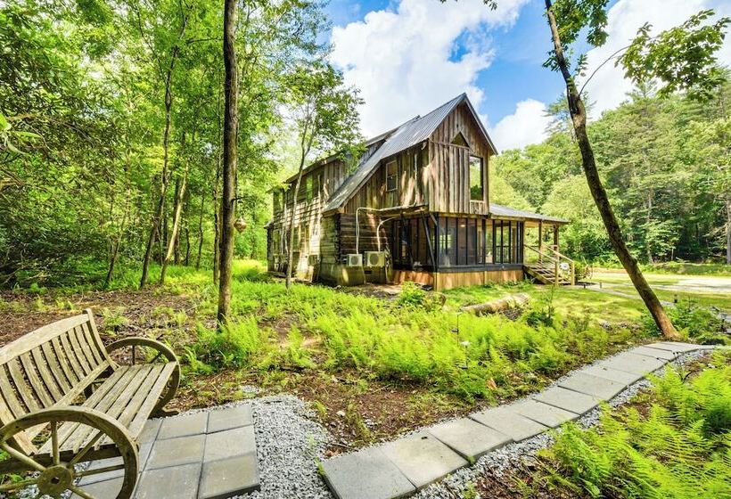 The Cabin At Dukes Creek  W/ Fire Pit & Hot Tub!
