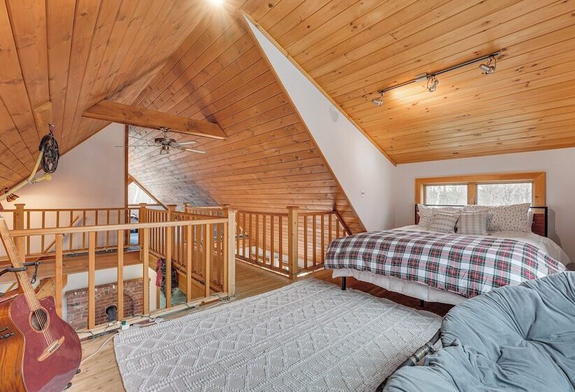 Cozy Home On 10 Acres:  Yellowstone In Vermont