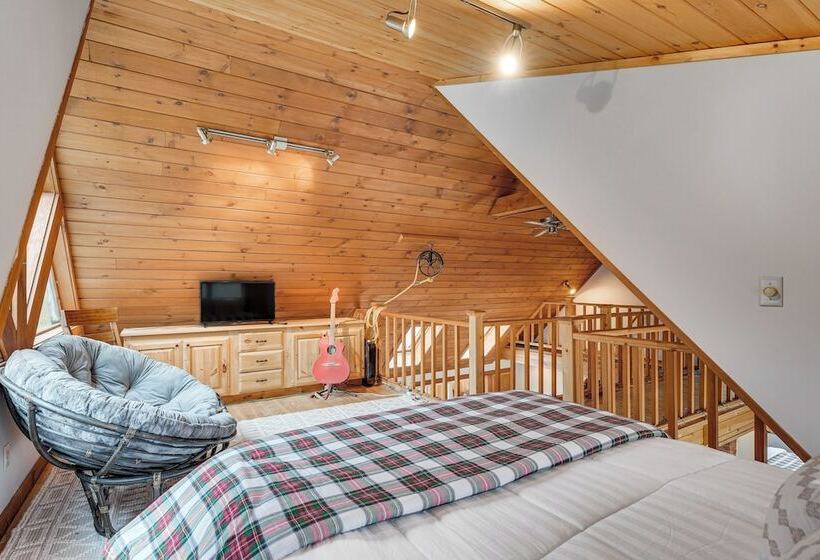Cozy Home On 10 Acres:  Yellowstone In Vermont