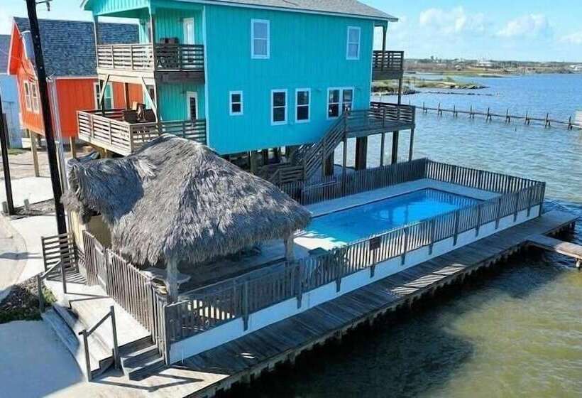 Waterfront, Shared Boat Dock & Pool W/ Views Fins And Feathers By Avantstay