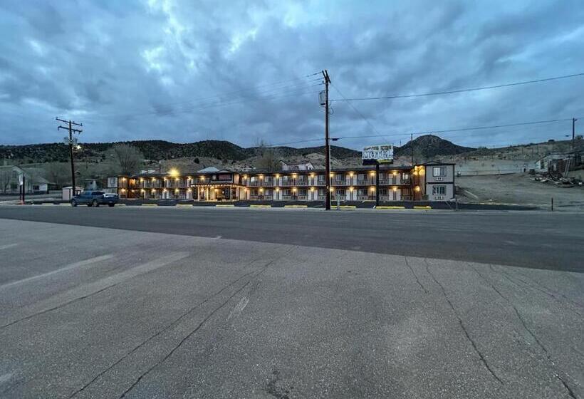 Four Sevens Motel