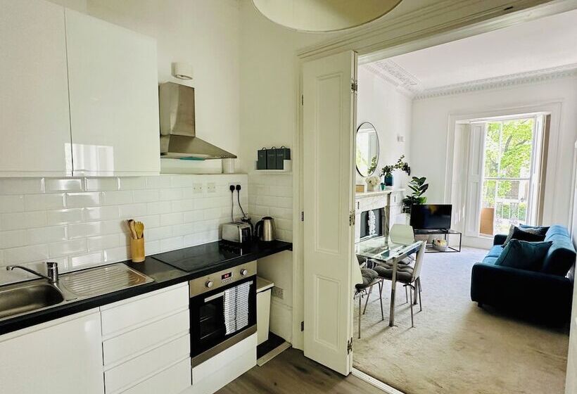 בית מלון כפרי Harrington Suites