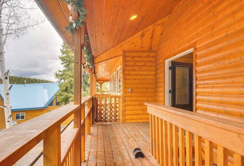 Inviting Utah Cabin W/ Spacious Deck + Fireplace!